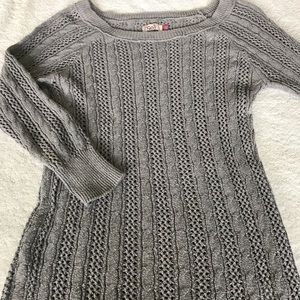 SO long sleeve sweater/shirt